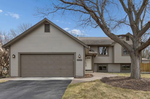 8444 Underwood Ln N, Maple Grove, MN, 55369-5002 | Card Image