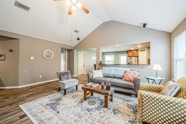 2957 Water Willow Ln, House other with 4 bedrooms, 2 bathrooms and 2 parking in Pearland TX | Image 4