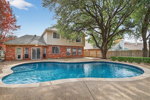 6114 Pinwood Cir, Arlington, TX, 76001-5649 | Card Image