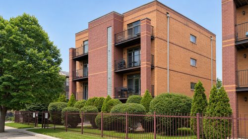 4w-3342 19th St, Chicago, IL, 60623-3094 | Card Image