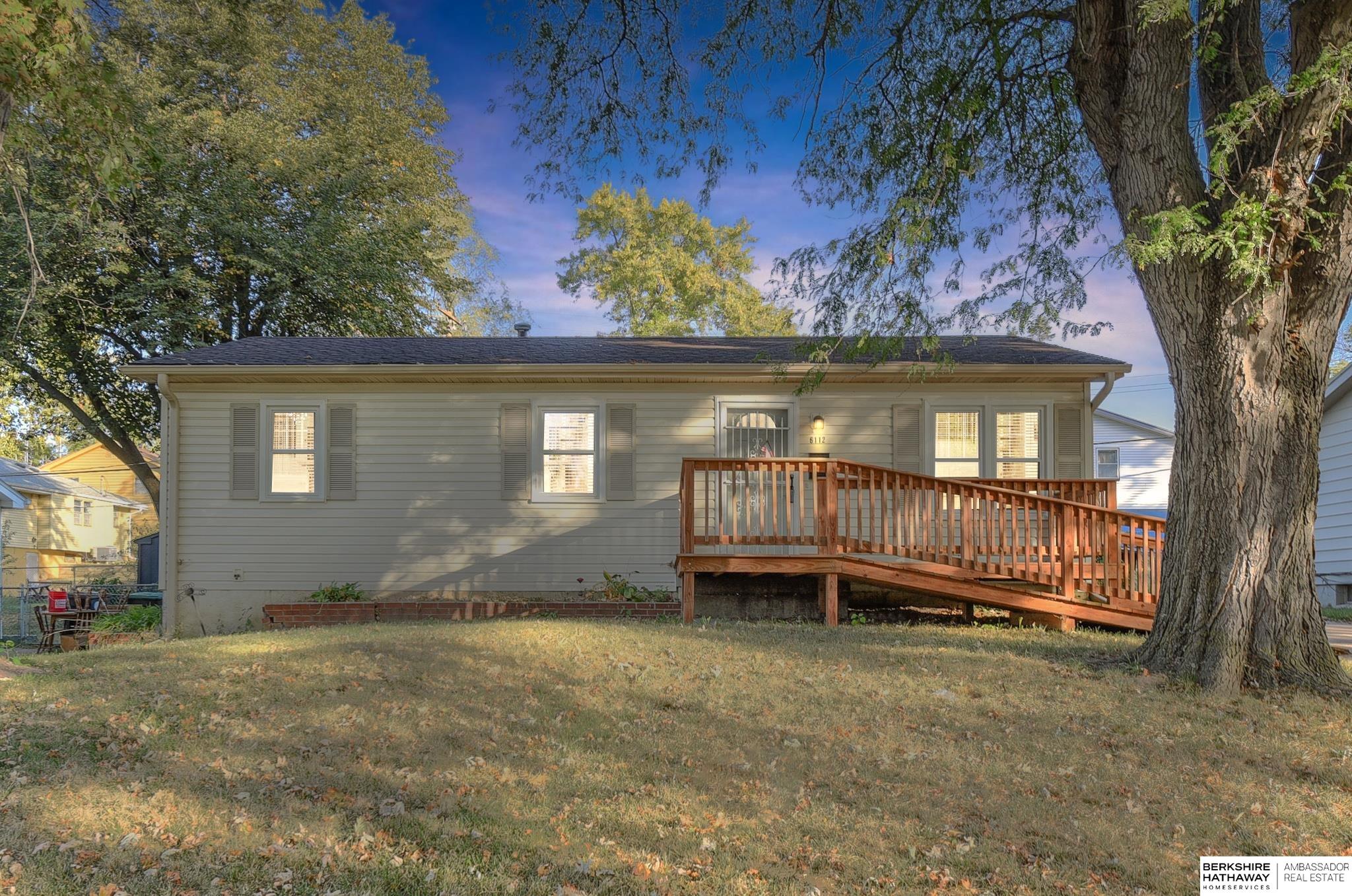 Park Lane Dr, Omaha, NE 68104