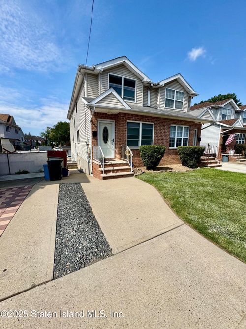200 Llewellyn Pl, Staten Island, NY, 10310-2679 | Card Image