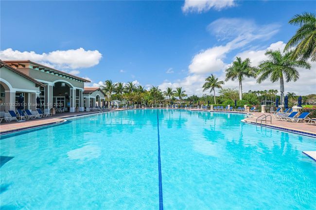 9369 Sw 221 St St, Townhouse with 2 bedrooms, 3 bathrooms and null parking in Cutler Bay FL | Image 35