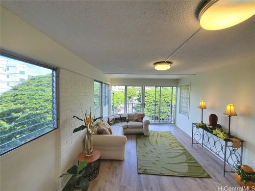 701-1535 Punahou Street, Honolulu, HI, 96822 | Card Image