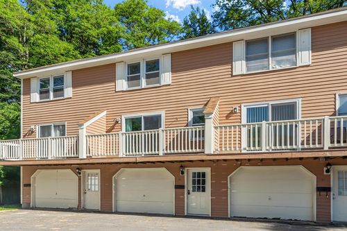 39-39 Madonna Cir, Lowell, MA, 01854-3108 | Card Image