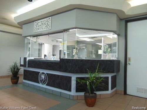 30000 Orchard Lake Rd, Farmington Hills, MI, 48334-2268 | Card Image