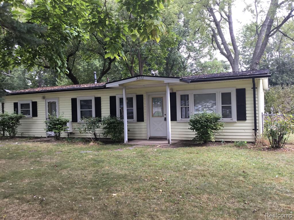 Gainesborough Dr, Lake Orion, MI 48359 #1