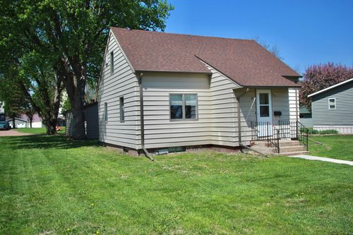 221 E Winona St, Sanborn, MN, 56083-7547 | Card Image