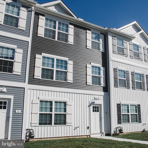 74 Brookside Ave, HANOVER, PA, 17331-5400 | Card Image