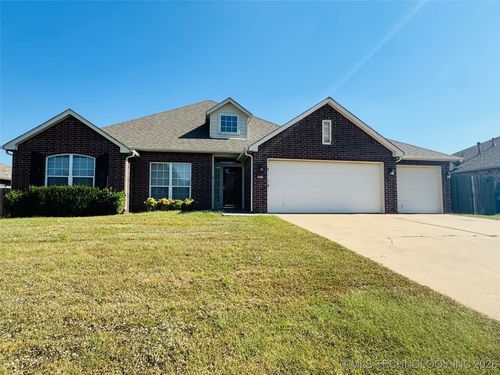 4425 S 199th East Ave, Broken Arrow, OK, 74014-1426 | Card Image