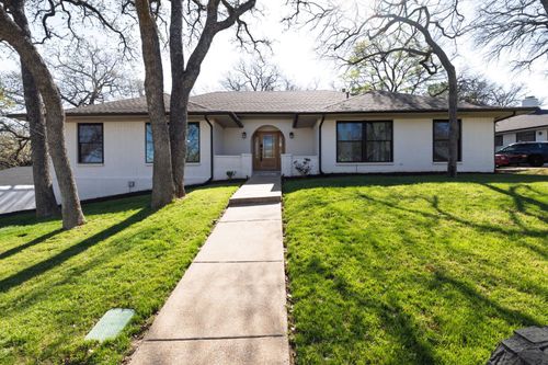 2109 Prestonwood Dr, Arlington, TX, 76012-5418 | Card Image