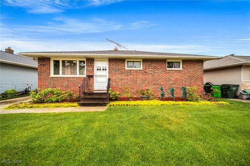 30888 Harrison Rd, Wickliffe, OH, 44092-1017 | Card Image