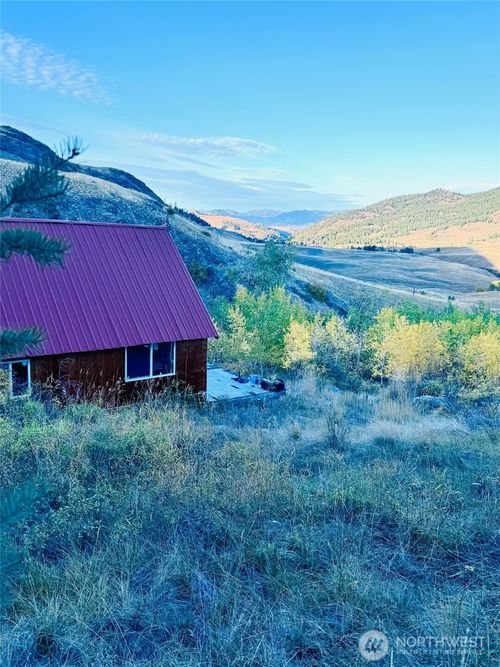 41 Gafvery Creek Rd, Oroville, WA, 98844-9299 | Card Image