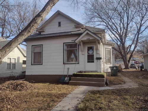 2004 Geneva St, Sioux City, IA, 51103-2141 | Card Image