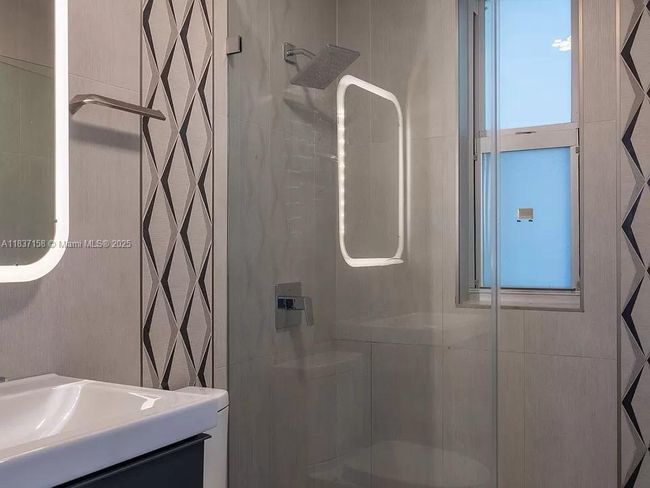 APT-5 - 1611 Euclid Ave, Condo with 1 bedrooms, 1 bathrooms and null parking in Miami Beach FL | Image 13