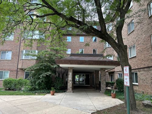 apt-116-300 Roselle Rd, Schaumburg, IL, 60193-1621 | Card Image