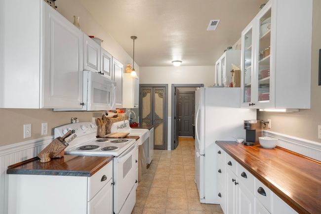821 Old State Highway 26, House other with 3 bedrooms, 3 bathrooms and null parking in Lacrosse WA | Image 24