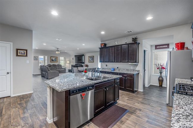 4030 Country Club Dr, House other with 4 bedrooms, 2 bathrooms and 2 parking in Baytown TX | Image 6