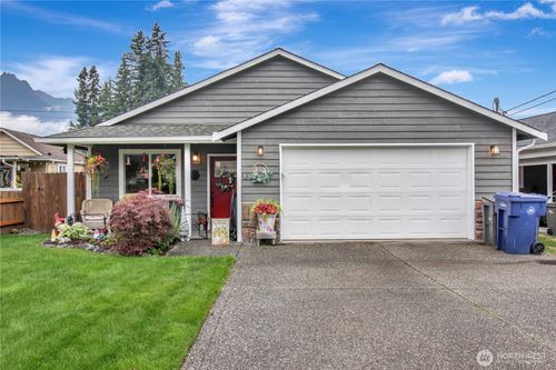 915 Givens Ave, Darrington, WA, 98241-9110 | Card Image