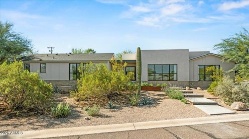 4035 E Mcdonald Dr, Phoenix, AZ, 85018-1115 | Card Image