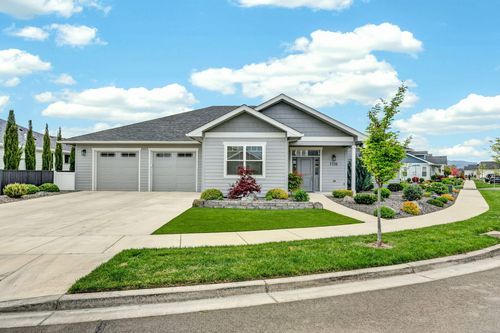 1726 River Run St, Central Point, OR, 97502-2383 | Card Image