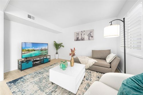 60 Willow Tree Ln, Irvine, CA, 92612-2229 | Card Image