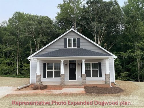 404 N Peterson St, Stanley, NC, 28164-1844 | Card Image