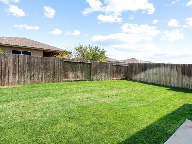 Fenced backyard | Image 16
