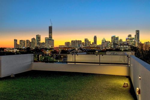 2-1175 Navasota St, Austin, TX, 78702-1953 | Card Image