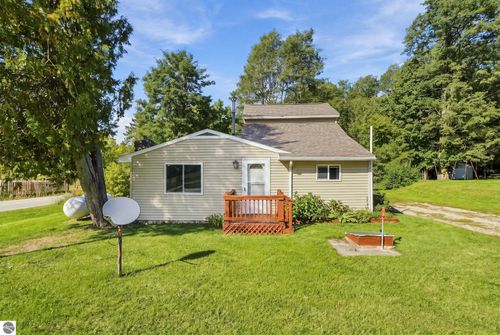 11010 E 8 Mile Road, Tustin, MI, 49688 | Card Image