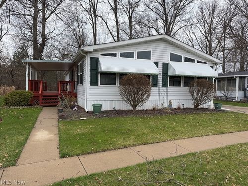 73 Periwinkle Dr, Olmsted Twp, OH, 44138-3044 | Card Image