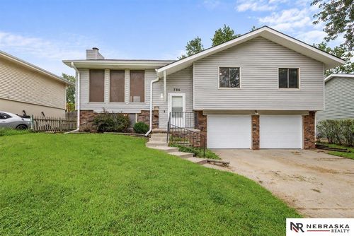 736 W Godfrey Dr, Lincoln, NE, 68521-3744 | Card Image