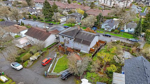 1424 Lang St, Victoria, BC, V8T2S7 | Card Image