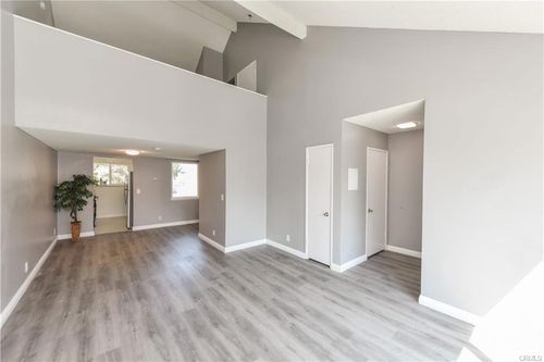 63-631 Bristol St, Santa Ana, CA, 92703 | Card Image