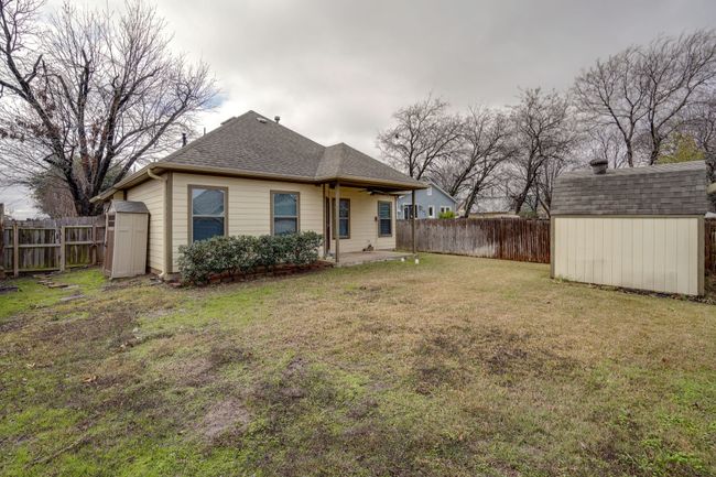 617 E Worth St, House other with 3 bedrooms, 2 bathrooms and null parking in Grapevine TX | Image 19