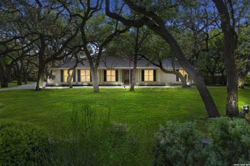 106 Bikeway Ln, Shavano Park, TX, 78231-1401 | Card Image