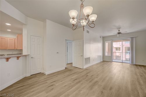 409-31 E Agate Ave, Las Vegas, NV, 89123-6071 | Card Image