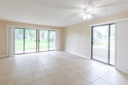 111-15919 Golf Club Dr, Crosby, TX, 77532-5402 | Card Image