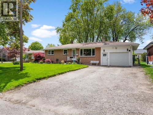 11 Warren Ave, Leamington, ON, N8H2R3 | Card Image
