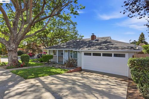 73 Paseo Grande, San Lorenzo, CA, 94580-1746 | Card Image