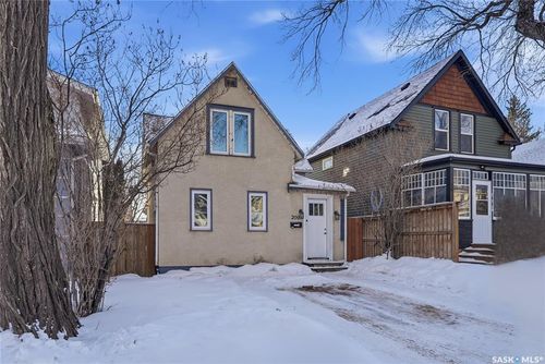 209 28th St W, Saskatoon, SK, S7L0K4 | Card Image
