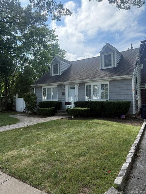 35 Midwood Ave, Farmingdale, NY, 11735-5350 | Card Image