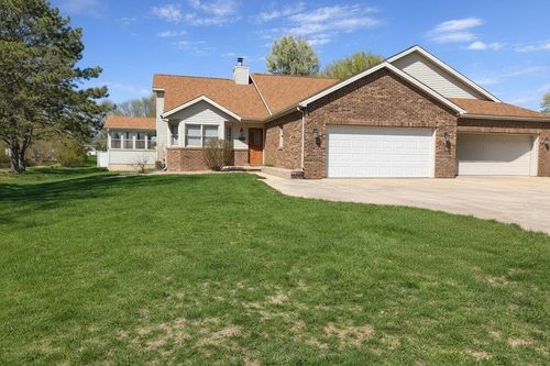 8627 Oakmont Rd, Bloomington, IL, 61705-9005 | Card Image