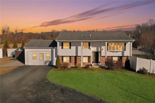 1275 Seven Mile Rd, Hope, RI, 02831-1112 | Card Image