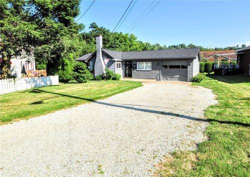 816 Westmoreland Ave, Jeannette, PA, 15644-2832 | Card Image