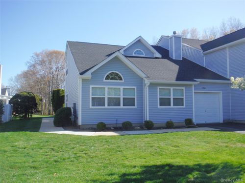 168 Hampton Vista Dr, Manorville, NY, 11949-2862 | Card Image