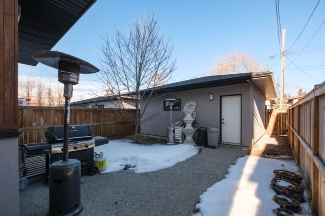 5228 Bowness Road Nw, Home with 4 bedrooms, 3 bathrooms and 2 parking in Calgary AB | Image 35