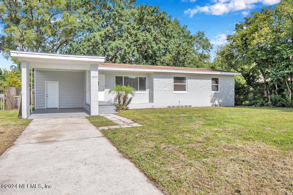 Moret Dr, Jacksonville, FL 32244