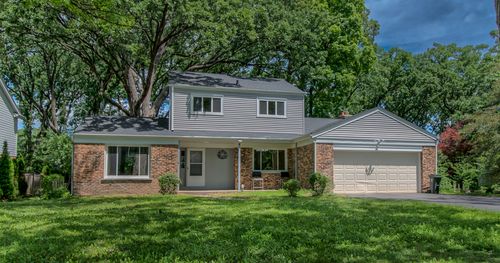 104 E Louis Ave, Lake Forest, IL, 60045-2941 | Card Image