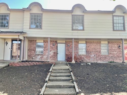 2310 Chapel Hill Ln, Arlington, TX, 76014-1008 | Card Image